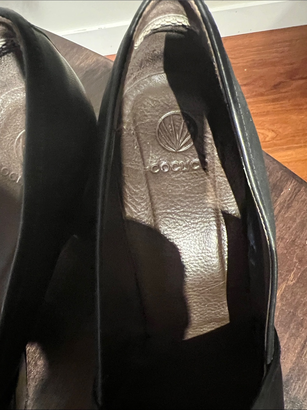 COCLICO Black Leather Platform Clogs with Wooden Sole - Picture 2 of 9